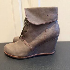 Biala Brown Leather Wedge Ankle Booties Womens Size 7.5 M US EU 38 Lace Up